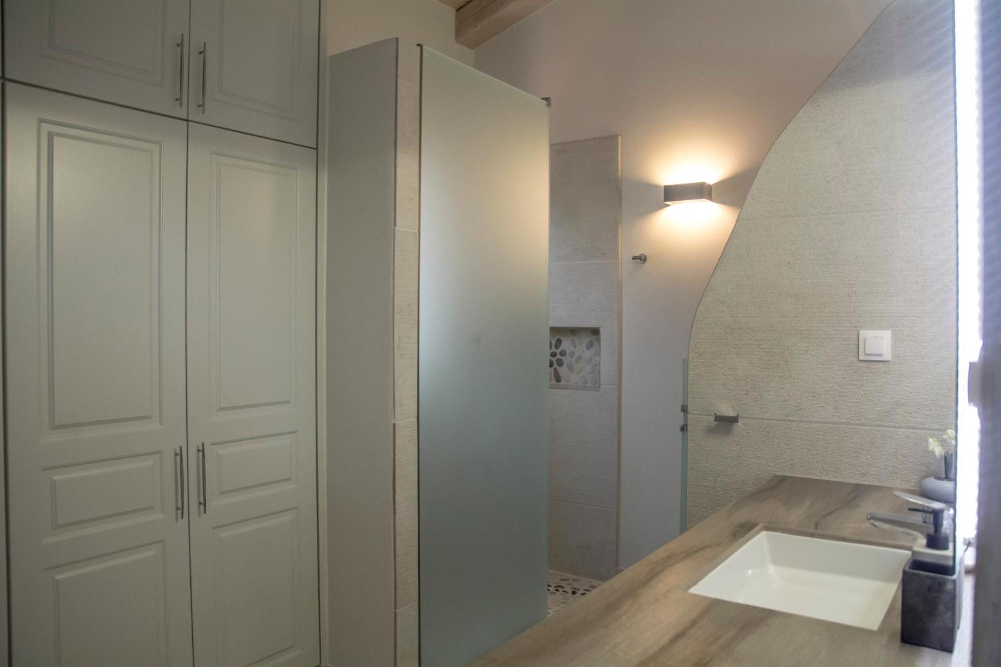 Evas Stone House